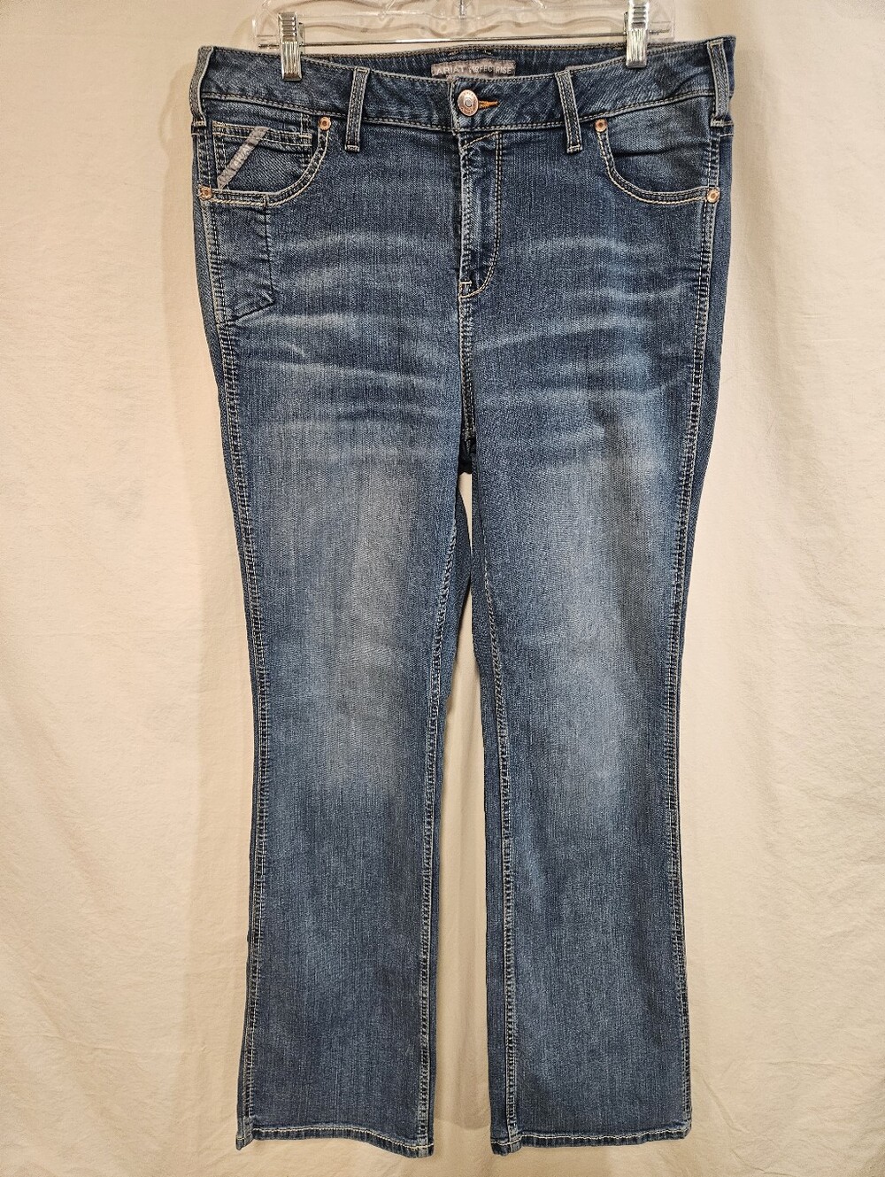 💙 Ariat Women's Medium Blue Flare Jeanse
